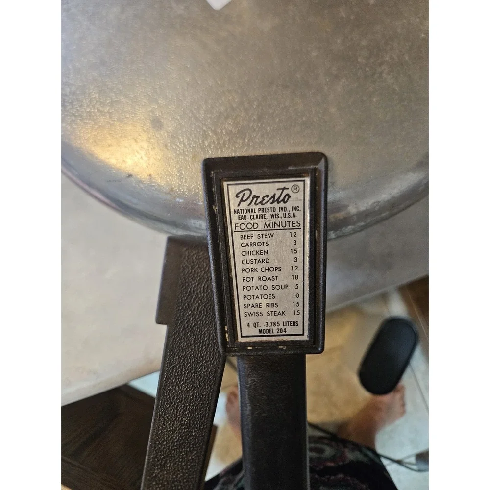 Vintage Presto 4 Qt Pressure Cooker Model 204